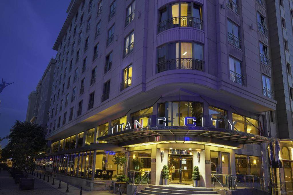 هتل تایتانیک سیتی تکسیم Titanic City Taksim استانبول